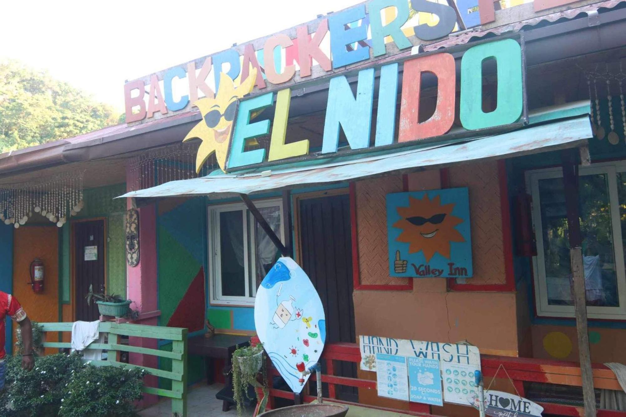 Sun Valley Backpackers Inn El Nido Exteriör bild