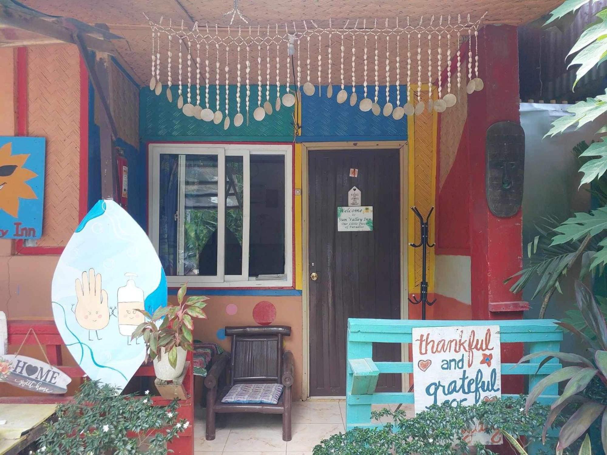 Sun Valley Backpackers Inn El Nido Exteriör bild