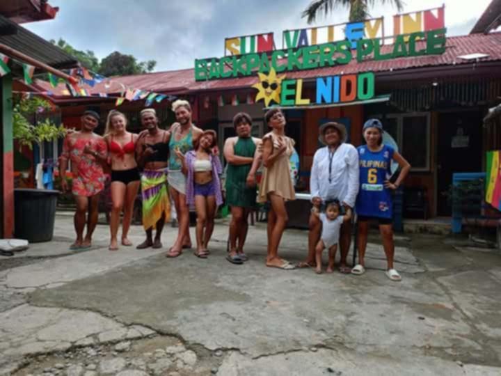 Sun Valley Backpackers Inn El Nido Exteriör bild